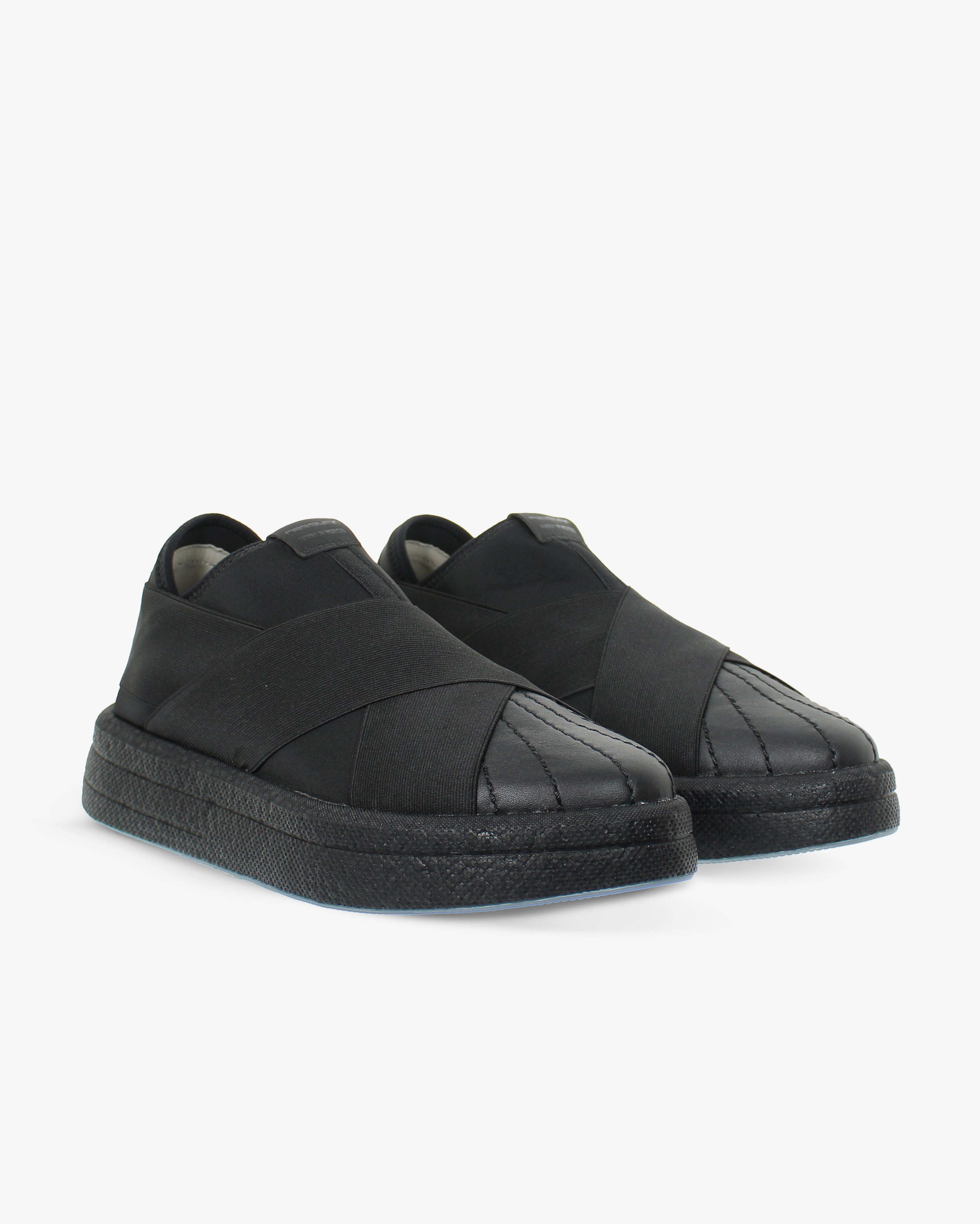 Foam X 02 Black Everyday Sneakers