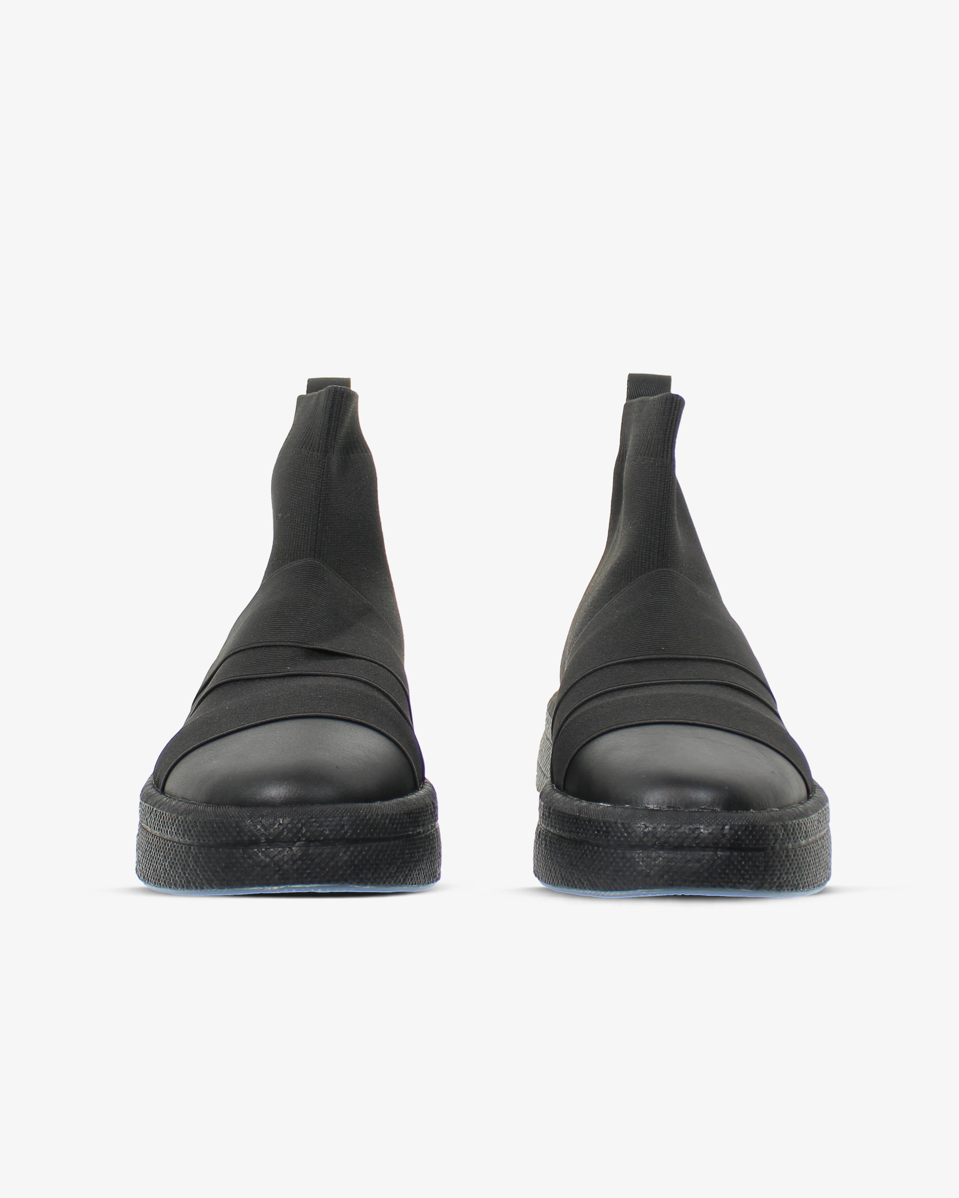 Foam Y 02 Black Everyday Sneakers