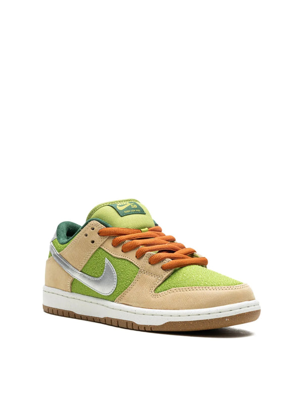 Nike Suede sneaker in green