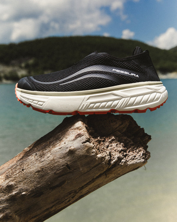 Fessura Italia Mesh upper sneaker in black