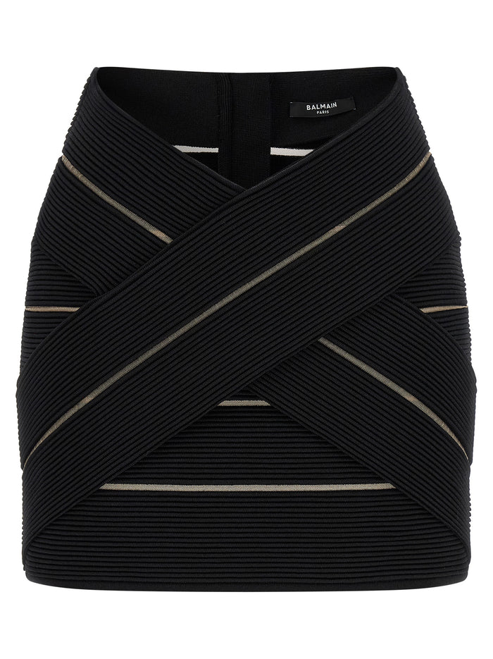 V-shaped waist skirt Black