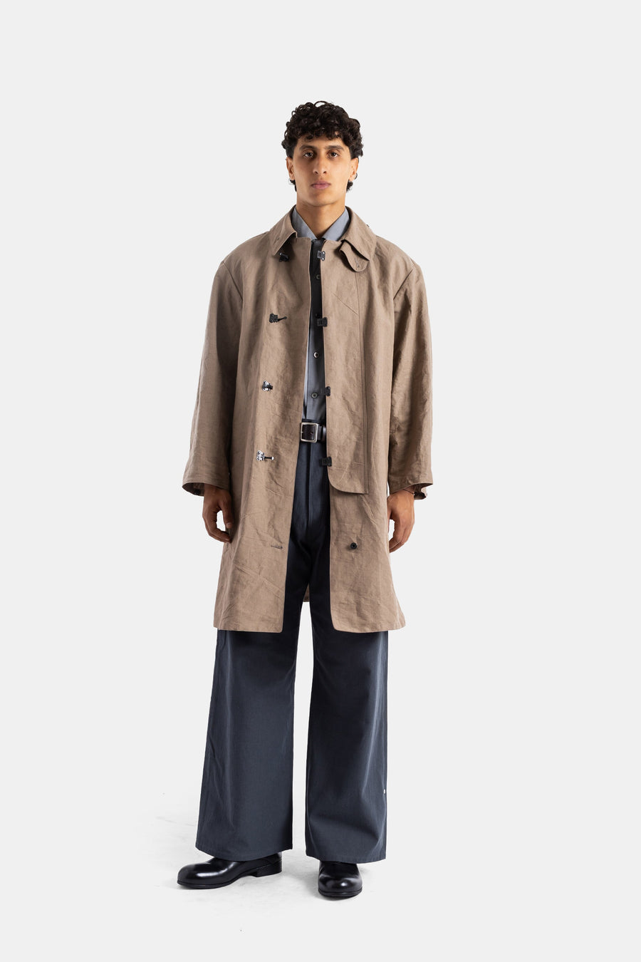 Taiga Takahashi Japanese washi paper and linen plain weave canvas raincoat in beige