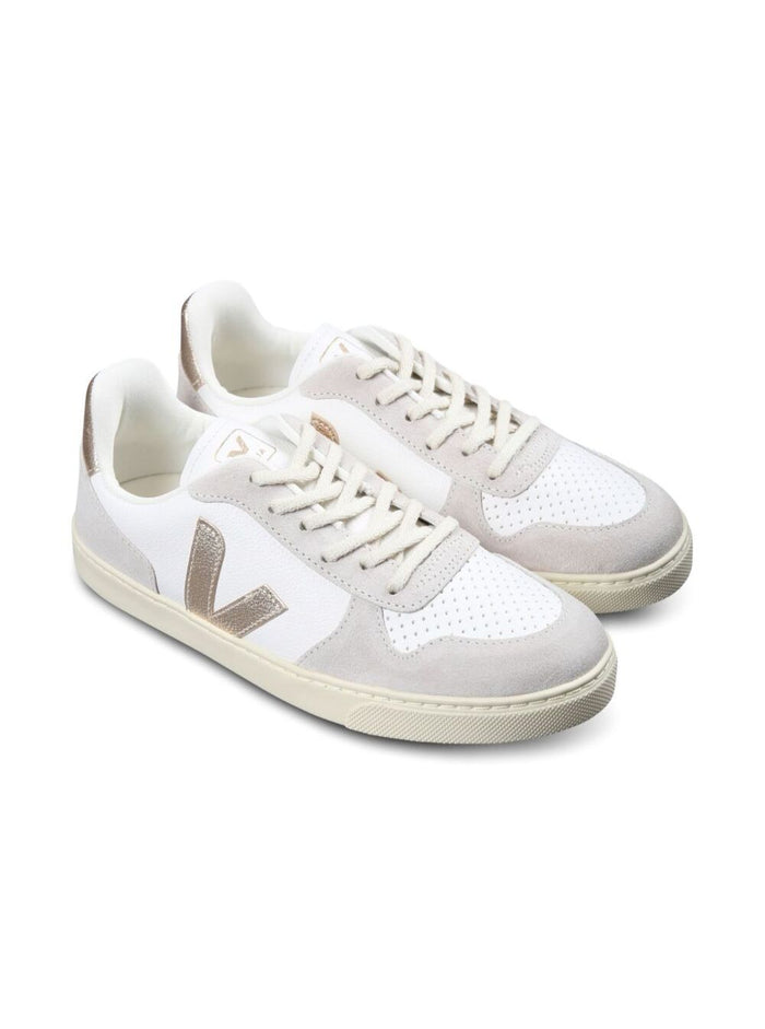 V-10 White Low Top Sneakers With Logo Detail On The Side And Contrasting Heel Lettering Leather Girl Chrome Free