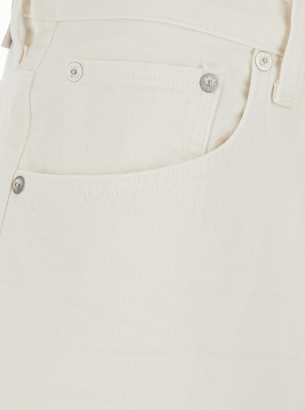 White Shorts With Frayed Hem And Front Pockets. They Feature A Zip Button Closure. Five-Pocket Design. Made Of Cotton. Womens. Bermuda