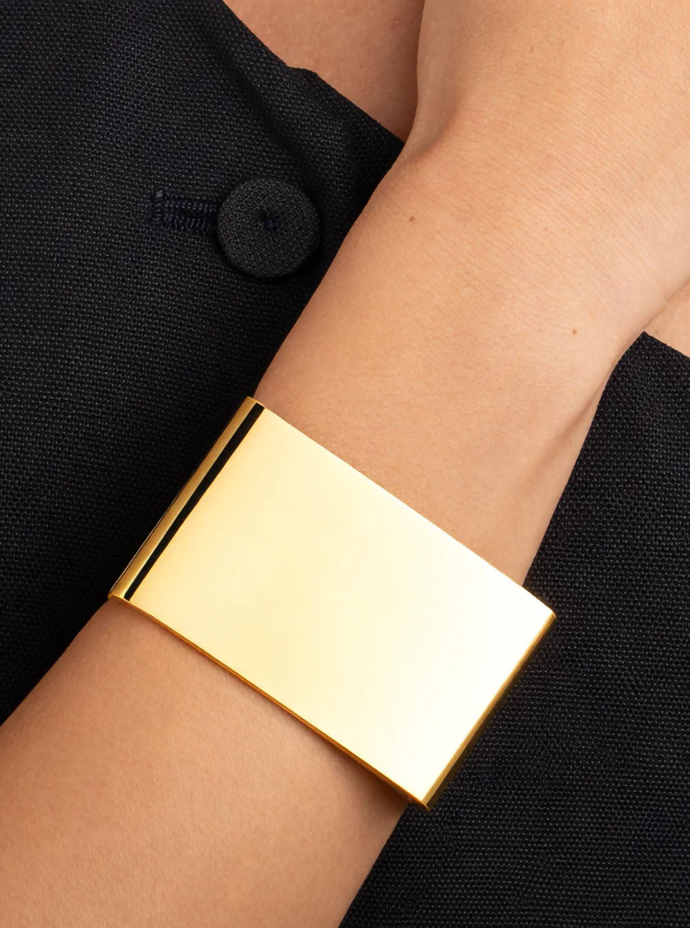 Metallic Lily Bracelet With Gold Details