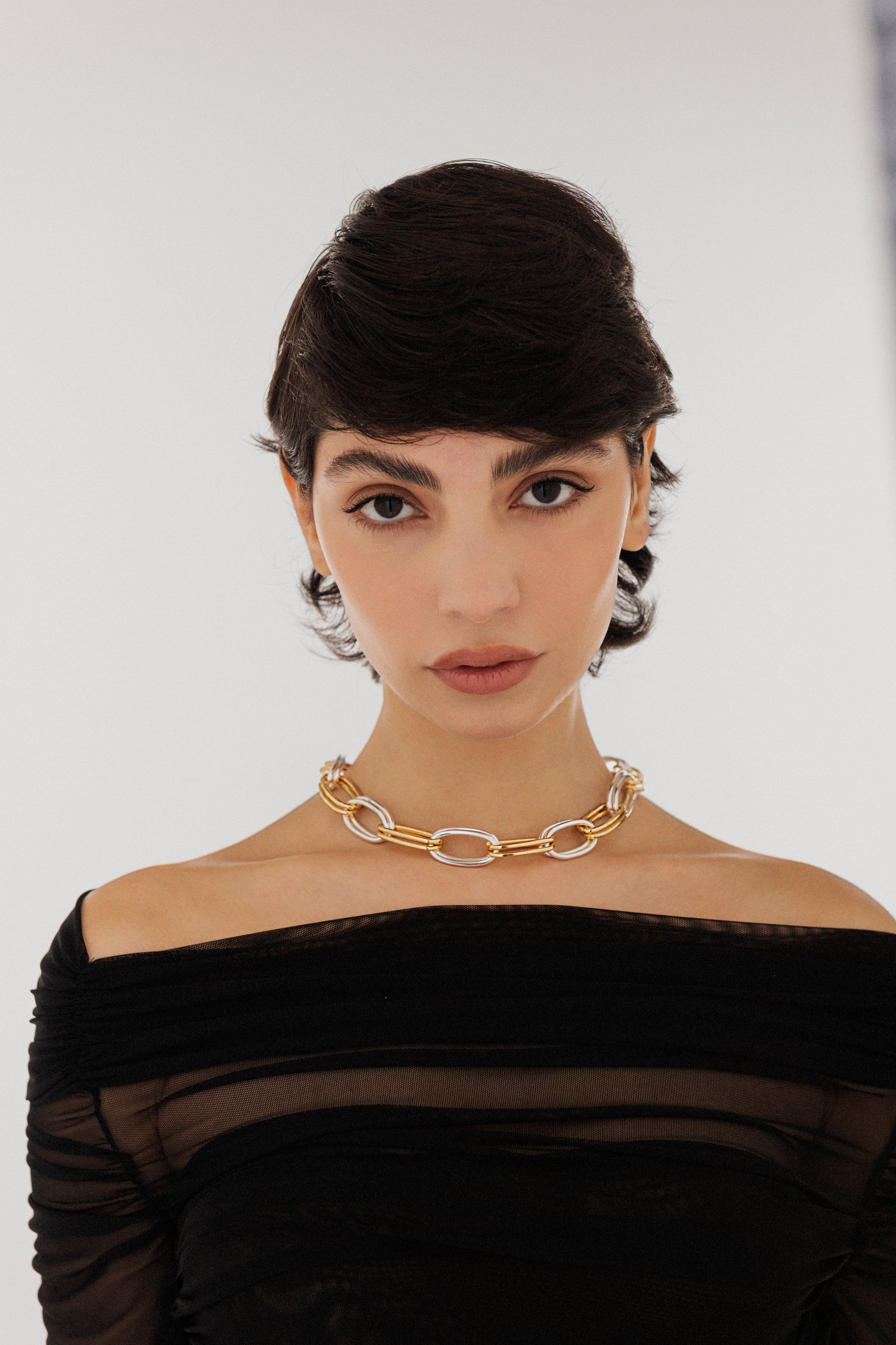 Lace New Bolt Bicolor __single__ Necklaces