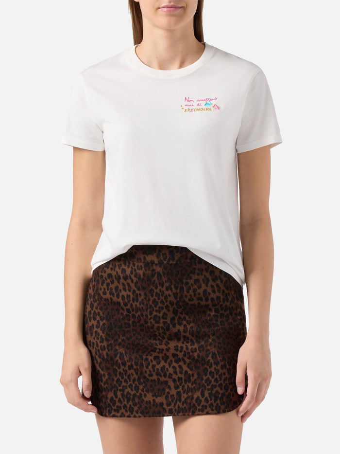 Emilie Organic Cotton T-Shirt White With Non Smetterò Mai Di Sp(l)endere Embroidery