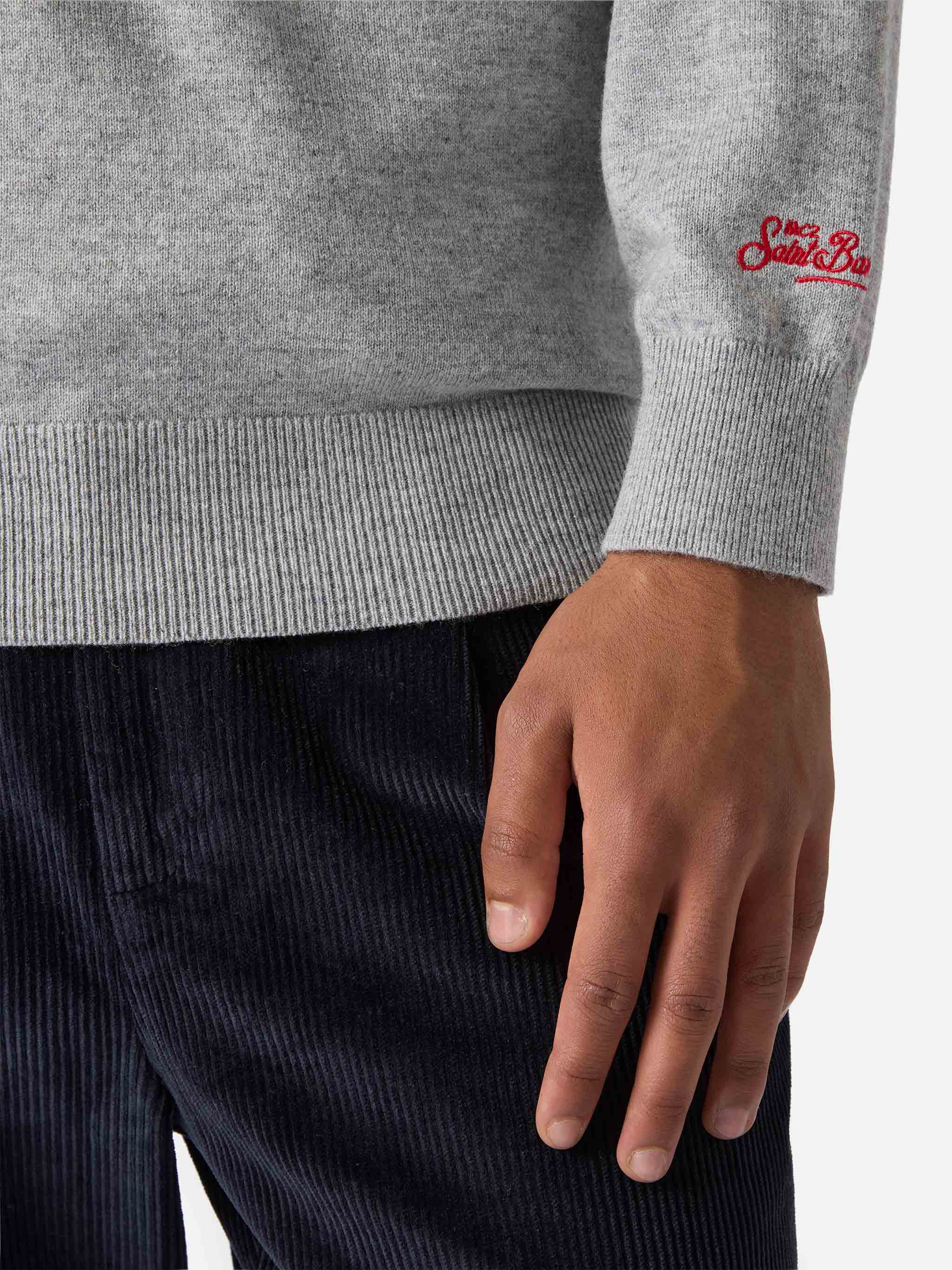 Crewneck Sweater Heron Light With Snoopy Sunday Mood Embroidery | Peanuts Special Edition Grey
