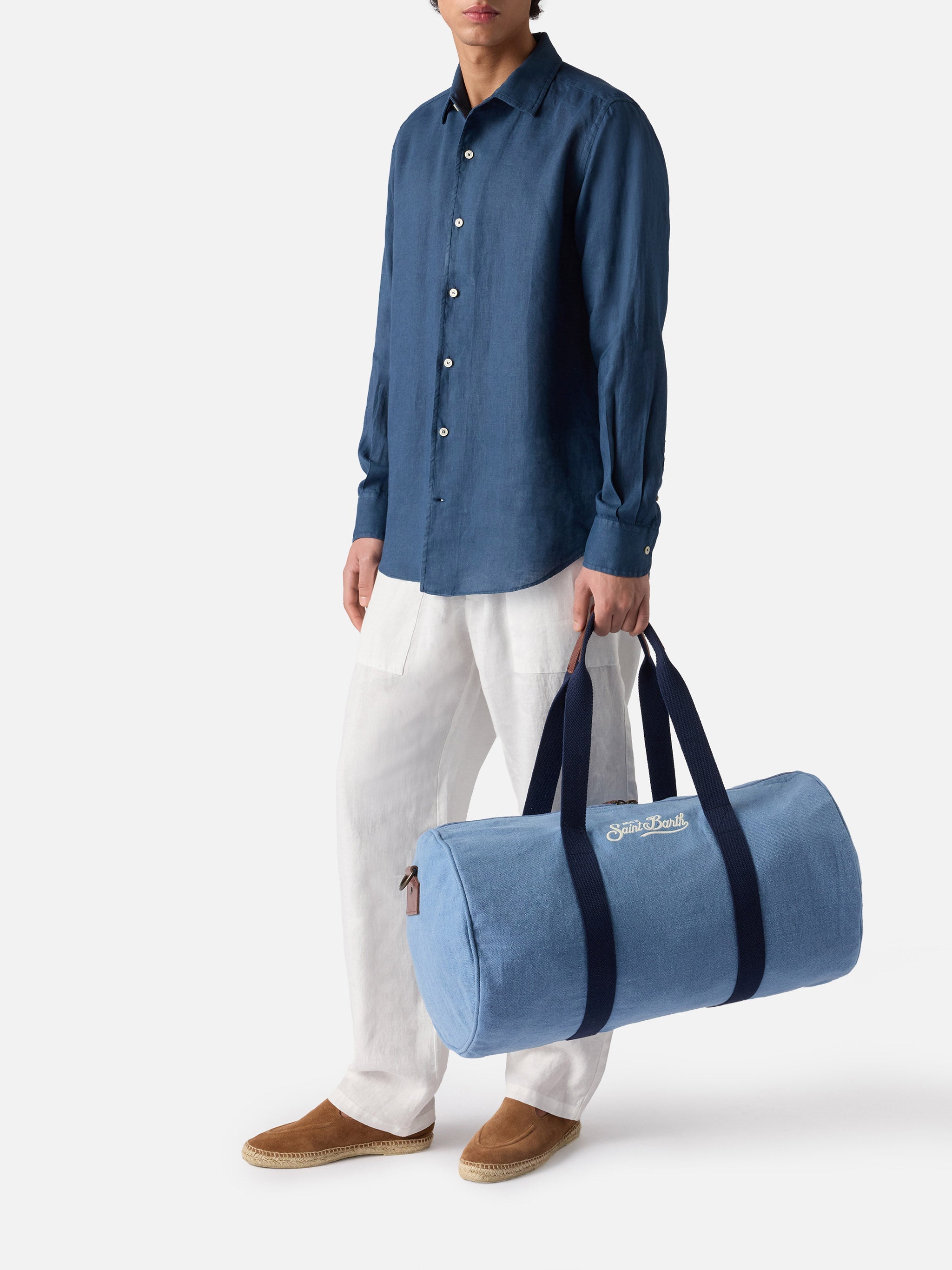 Round Jetleg Blue Linen Weekender With Contrasting Embroidered Logo __single__ Bag