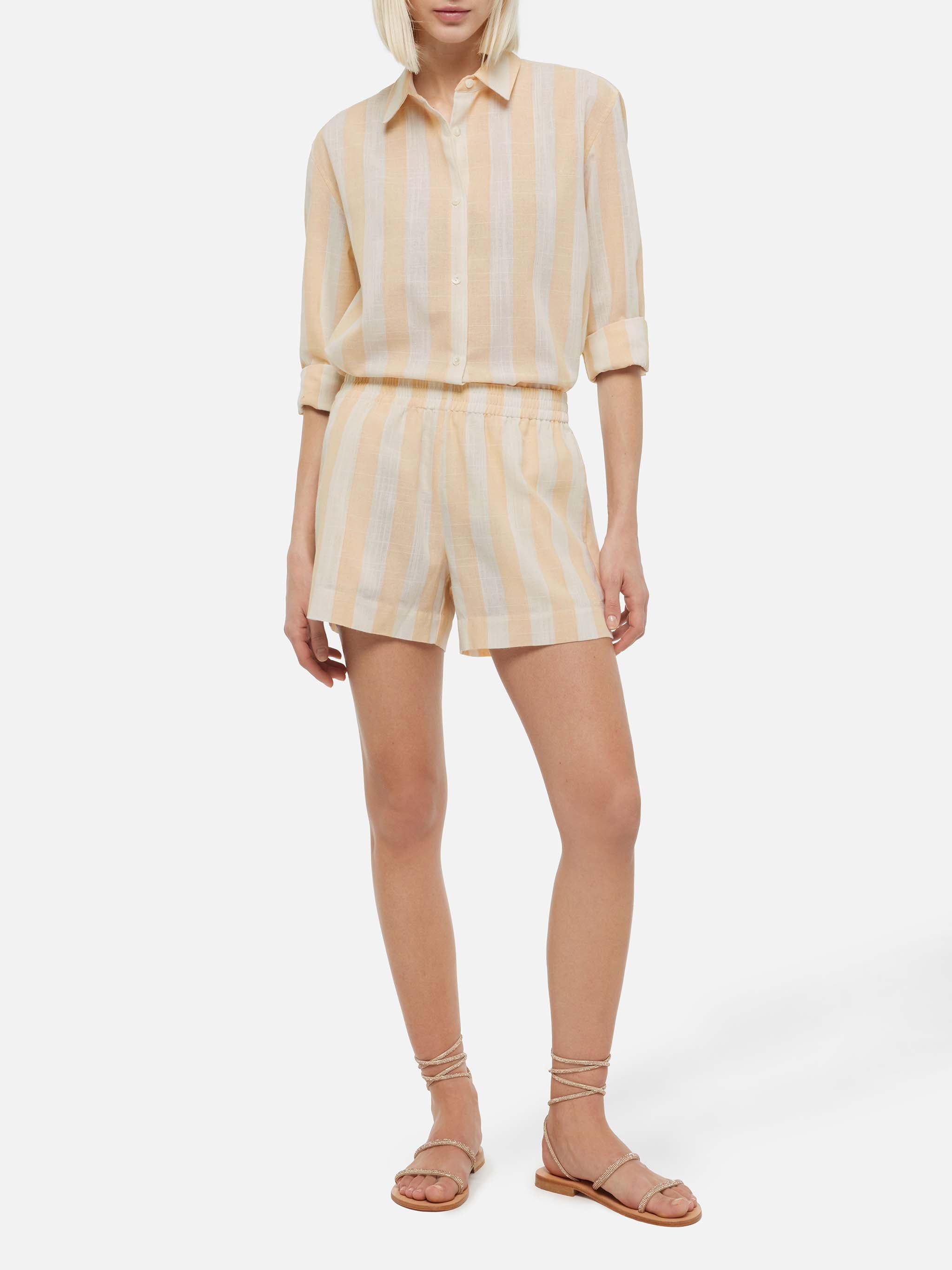 Meave Pull Up Shorts With Beige Striped Print __single__ Pant