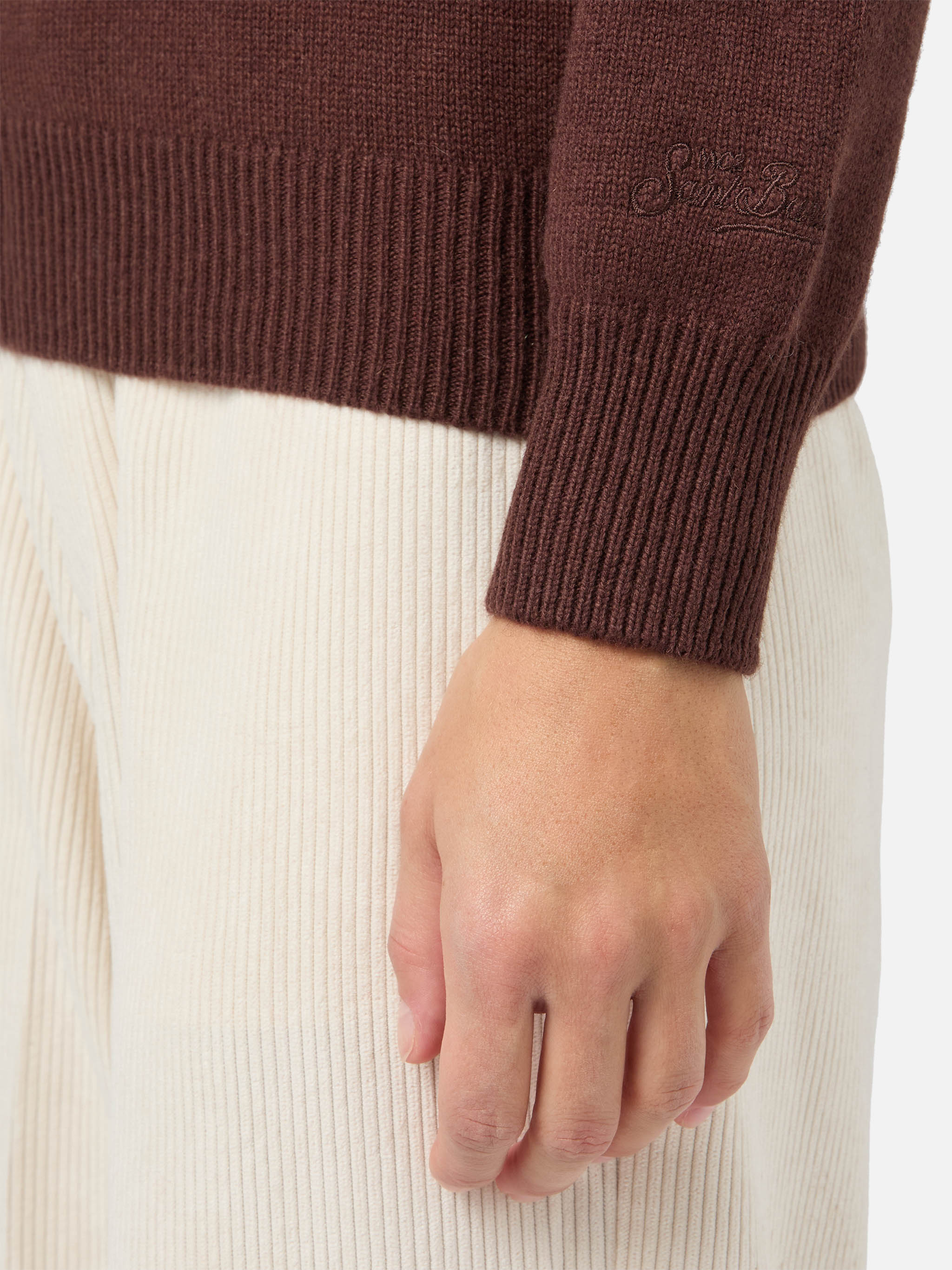 New Queen Cashmere-Blend Sweater Brown With Snoopy Jacquard And Embroidery | Peanuts Special Edition
