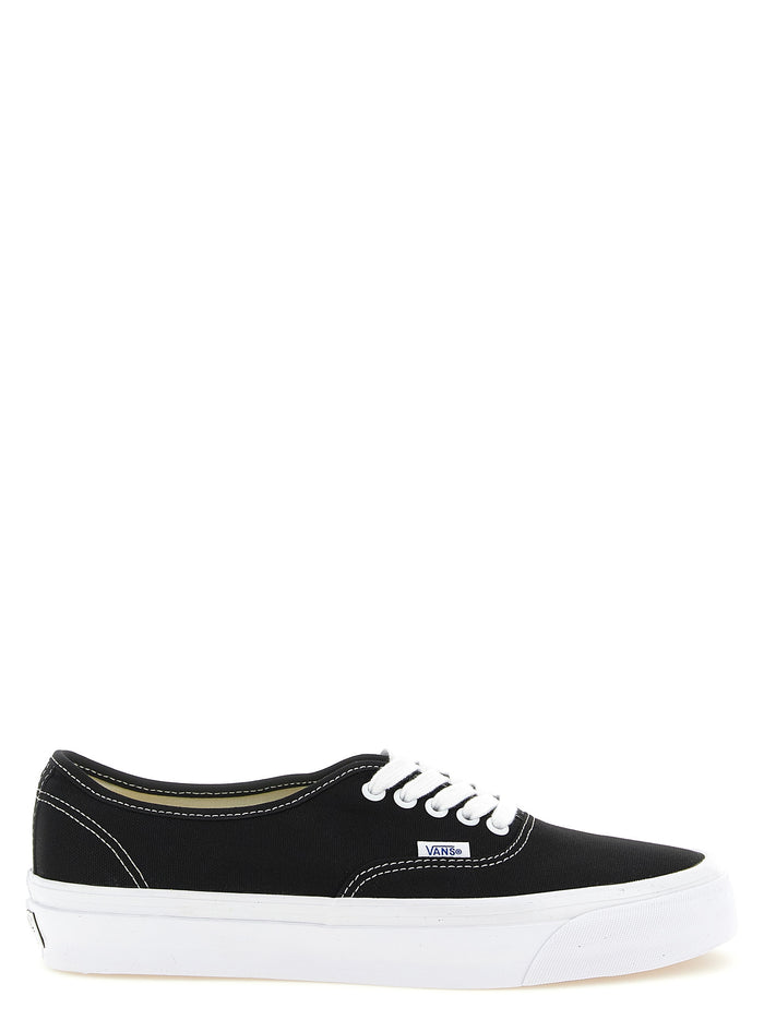 Premium Authentic 44 sneakers White/black Canvas