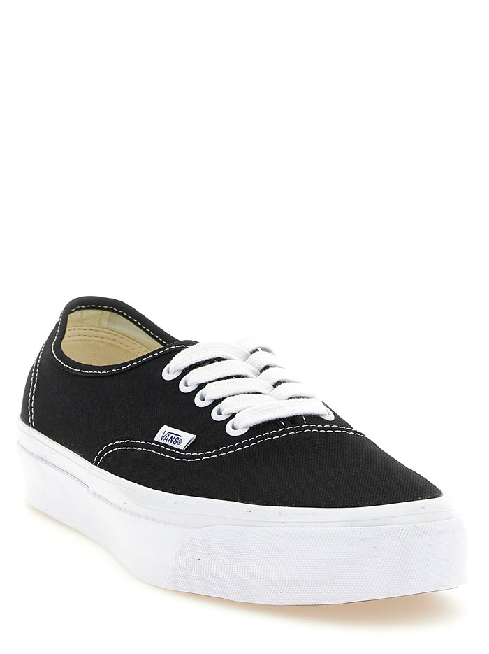 Premium Authentic 44 sneakers White/black Canvas