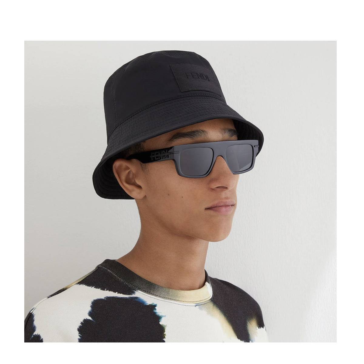 FE40091U 01a Nero Acetate Occhiali Sole