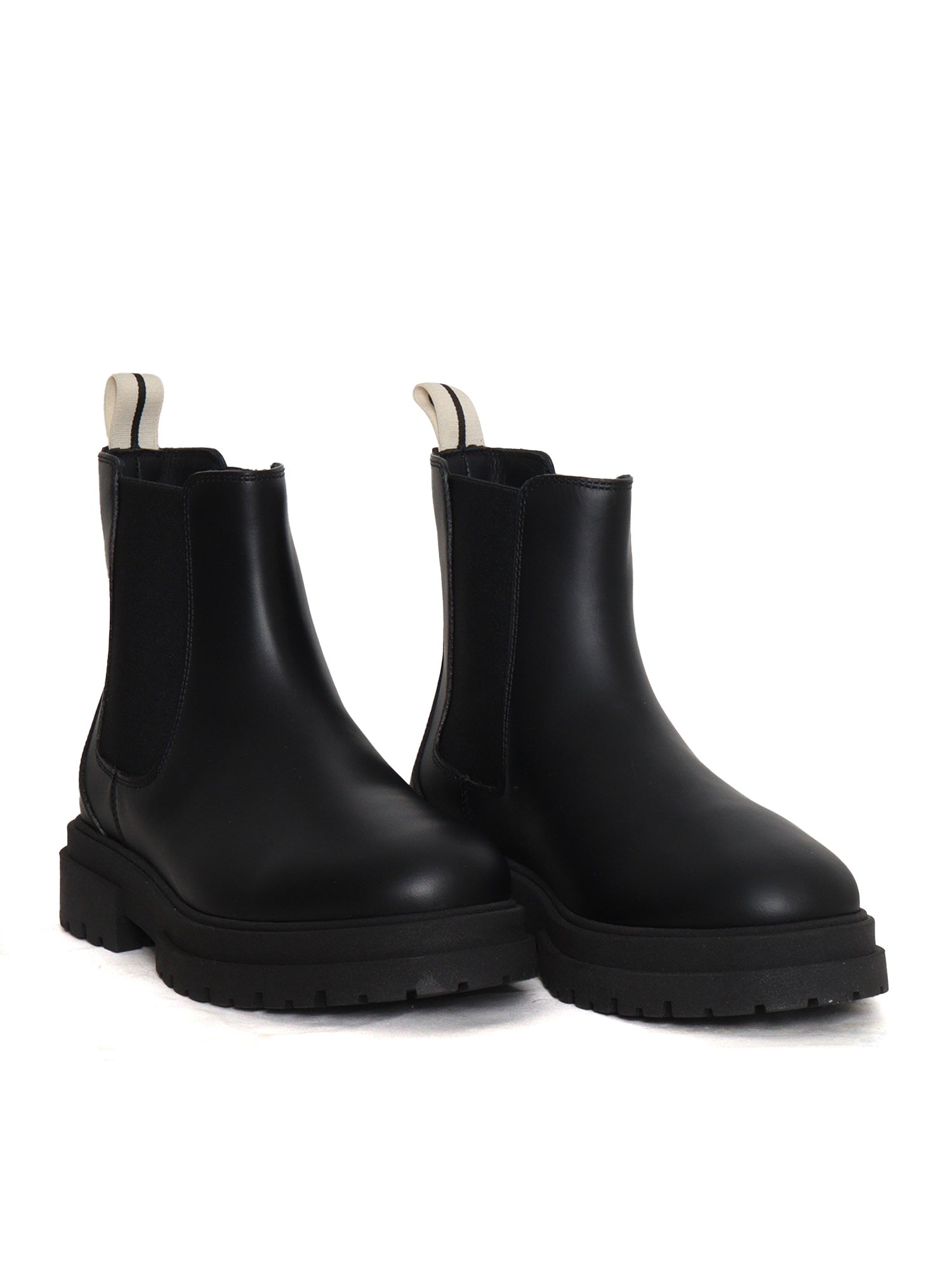 Black chelsea boots Booties