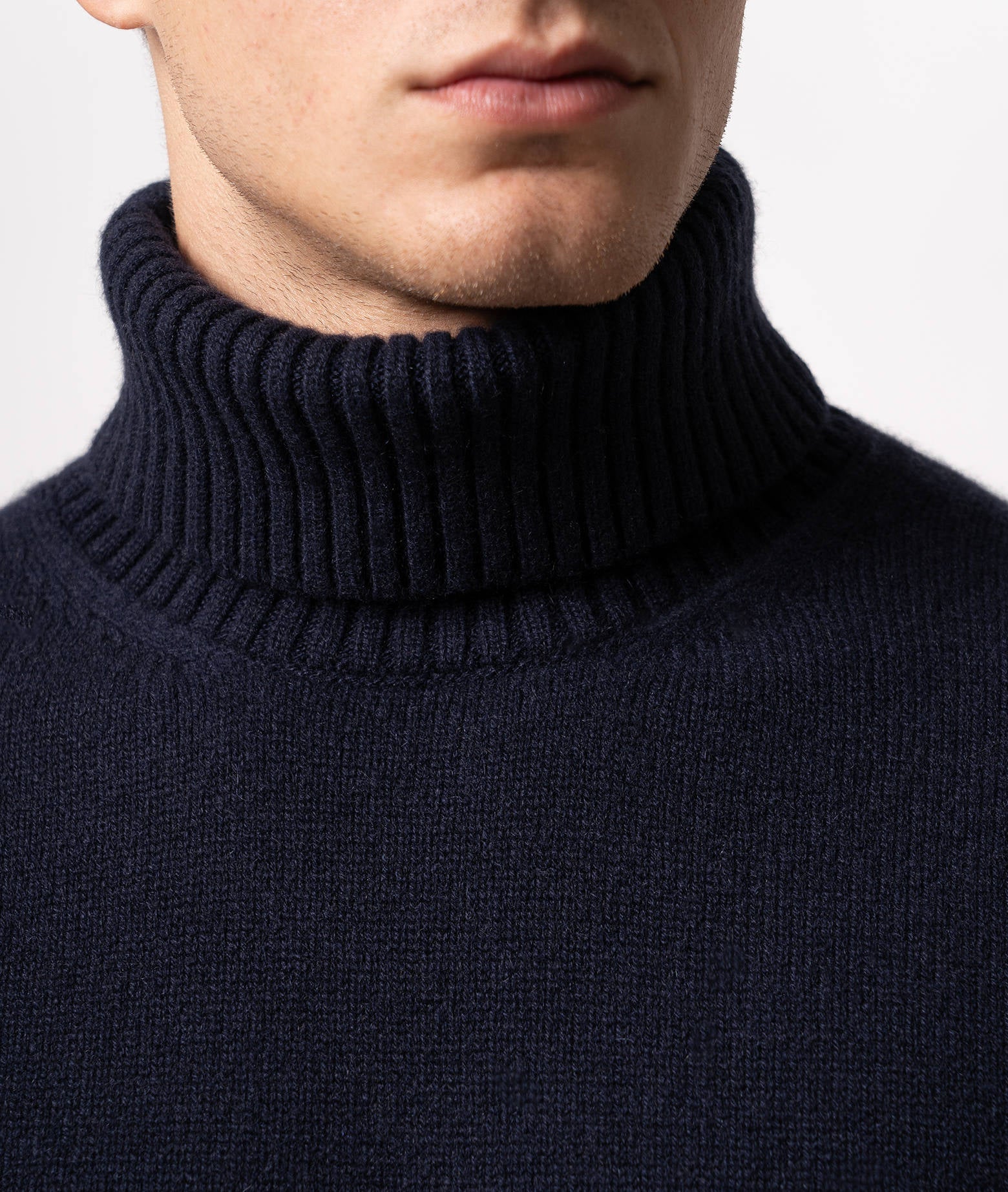 Turtleneck Cashmere Sweater Winnipeg Olive Knitwear