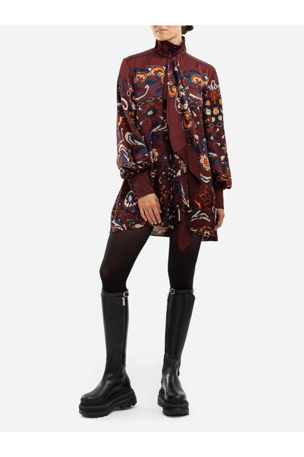 Sacai نقشة باروكية ساتان فستان — عنابي