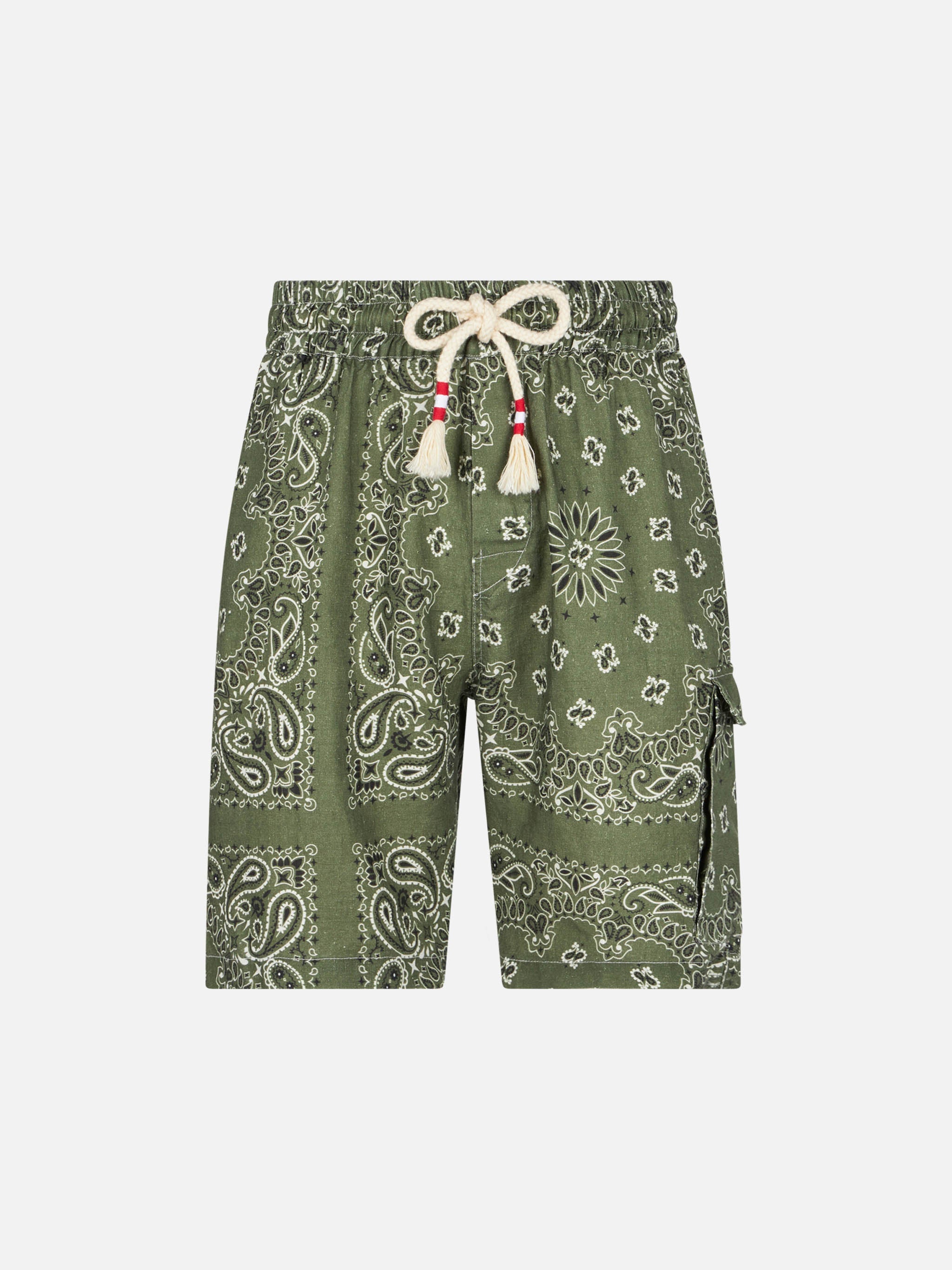 Man Linen Bermuda Shorts With Military Green Bandana Print Pant