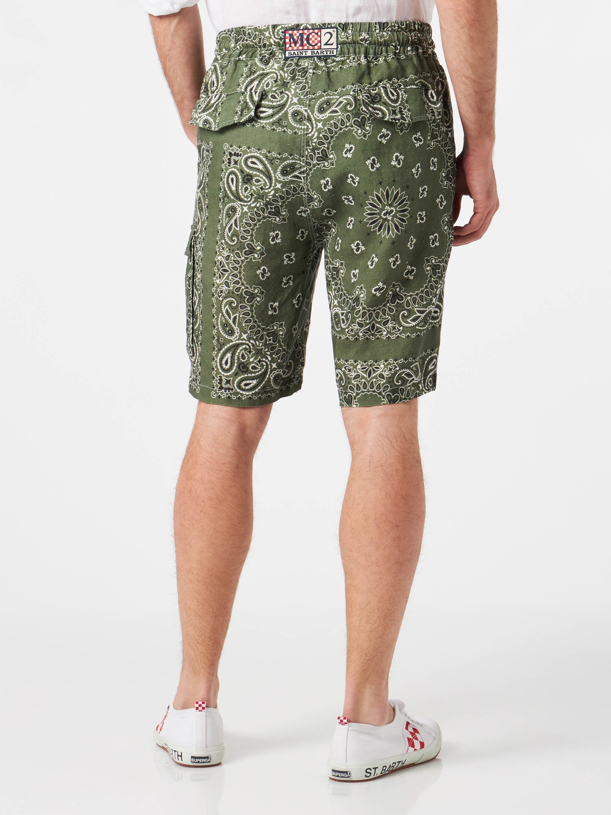 Man Linen Bermuda Shorts With Military Green Bandana Print Pant
