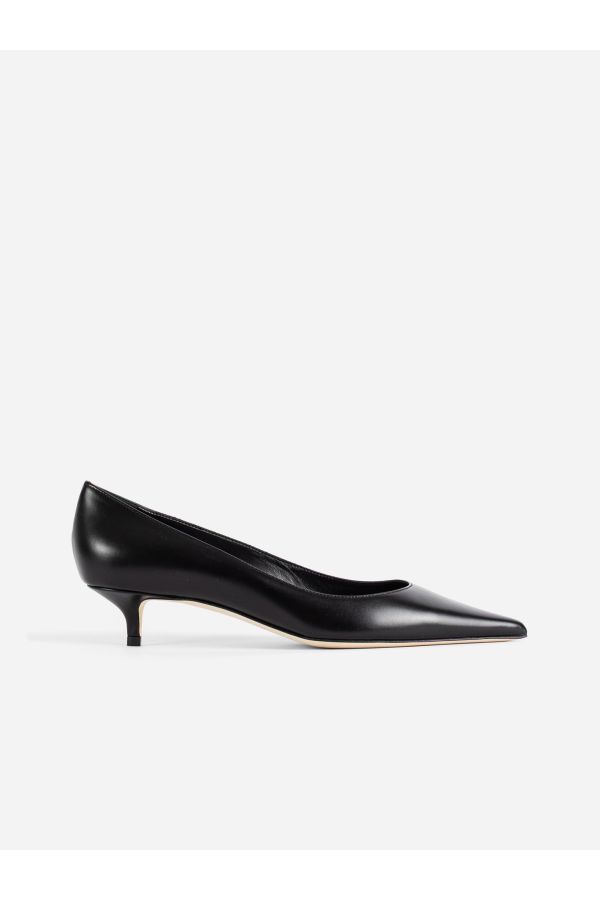 Jimmy Choo Leather pump in black