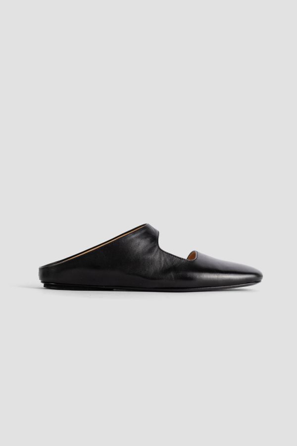 Marsell Full-grain leather flat in black