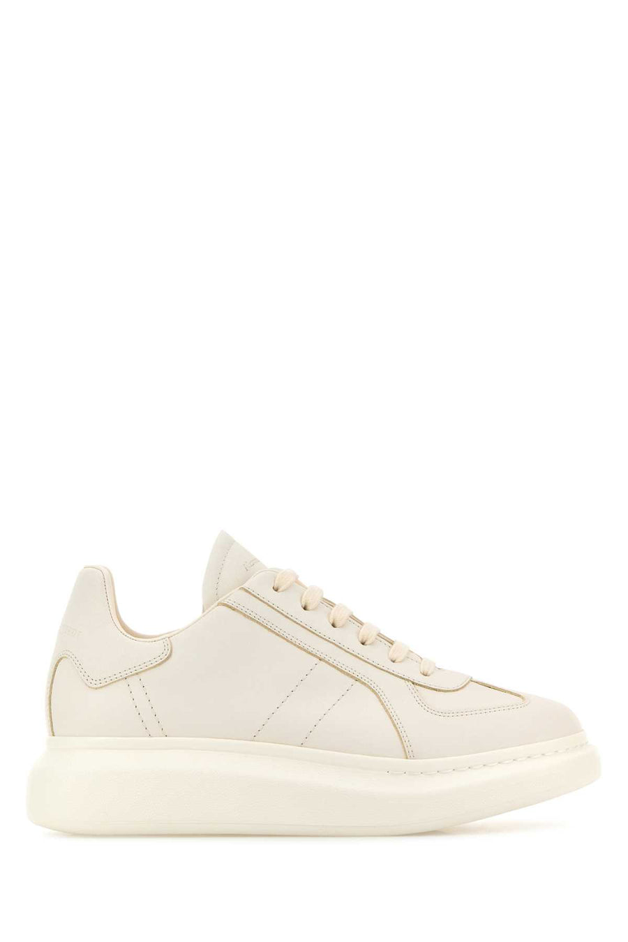 Alexander McQueen Exterior: 100% Calf sneaker in white