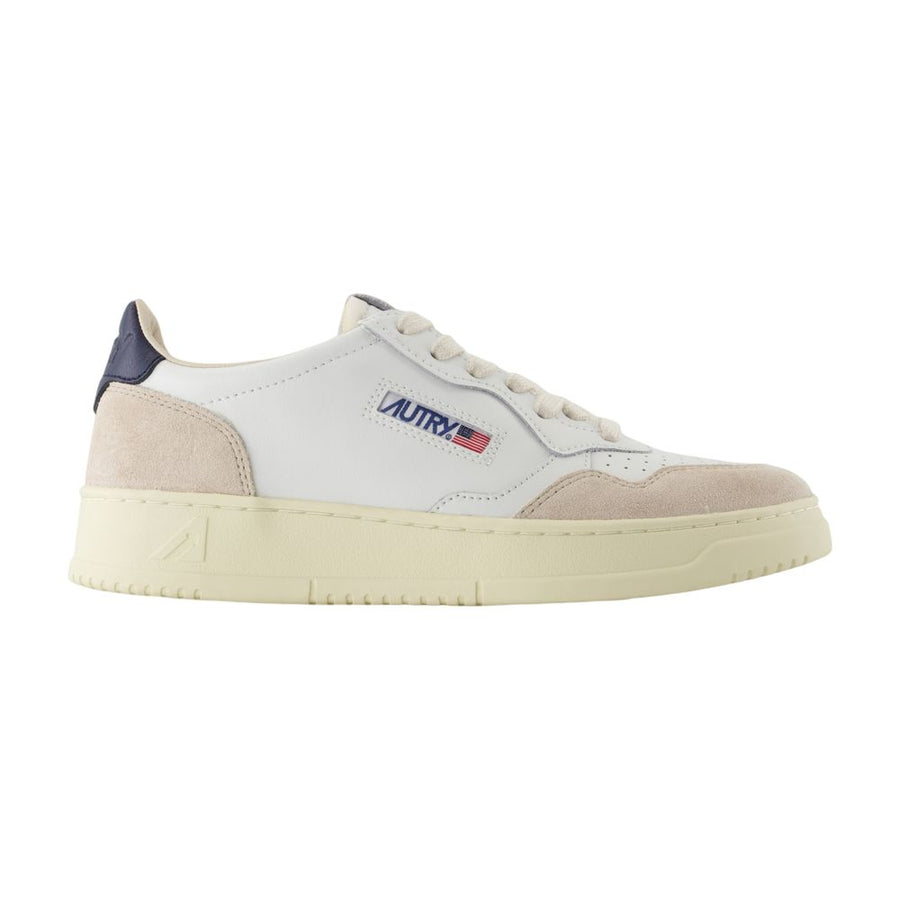 Autry Calfskin leather sneakers in white
