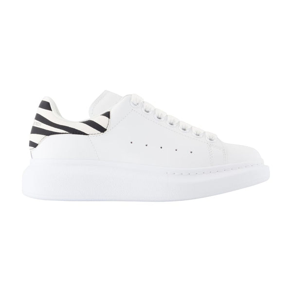 Alexander McQueen Calfskin sneaker in white