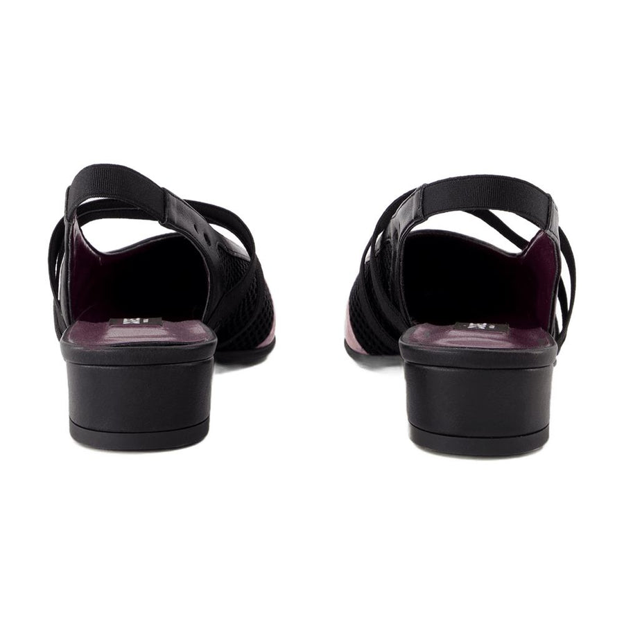 Carel calfskin pump in black
