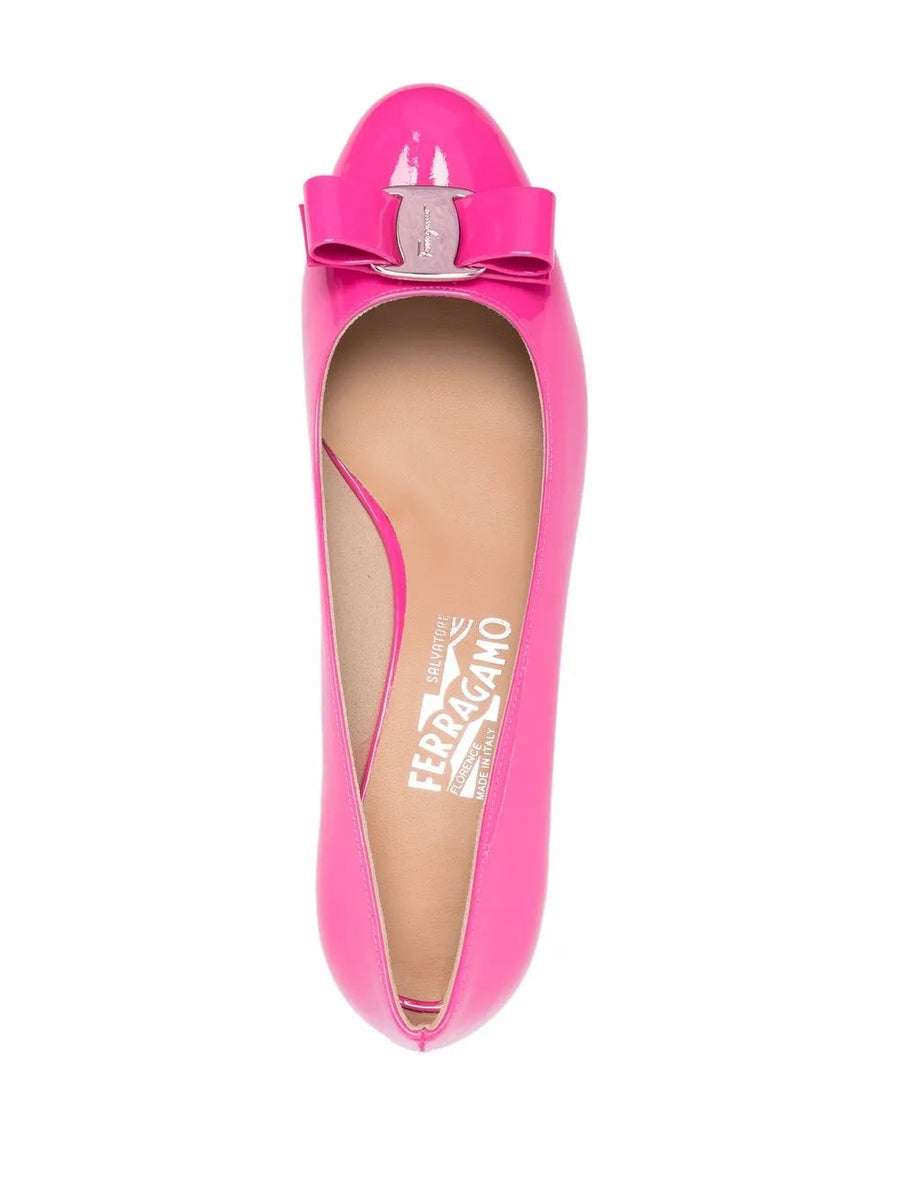 Ferragamo pump in pink