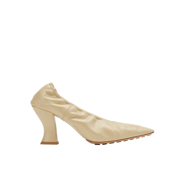 Bottega Veneta Crushed lambskin pump in beige
