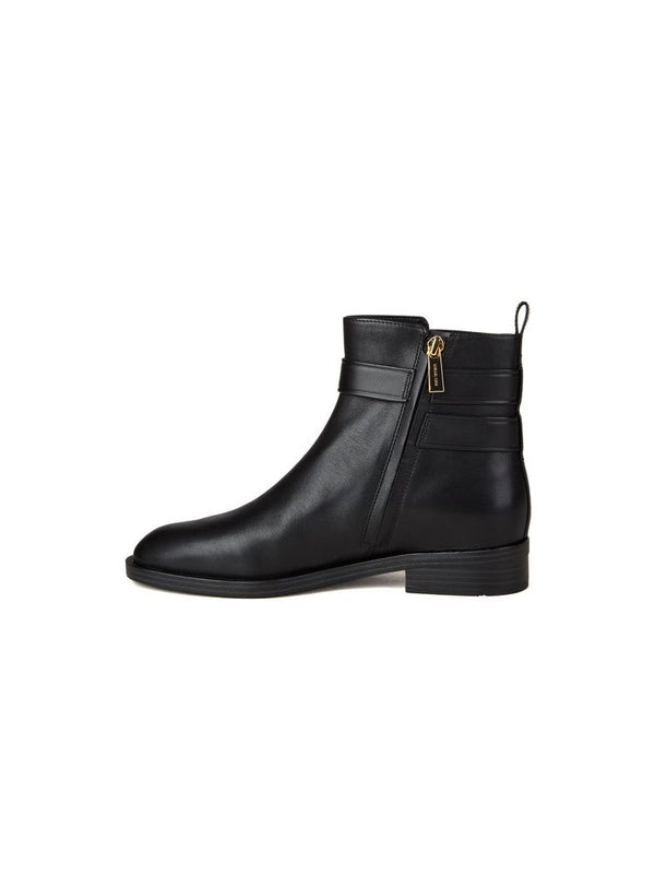 Michael Kors Cowhide (upper) bootie in black