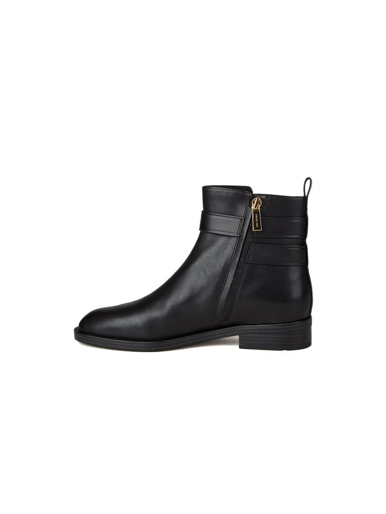 Michael Kors Cowhide (upper) bootie in black