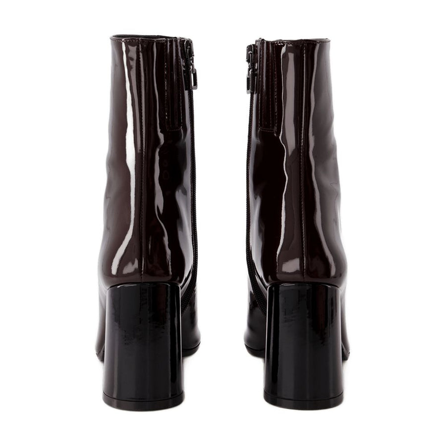 Carel Leather ankle boot in black