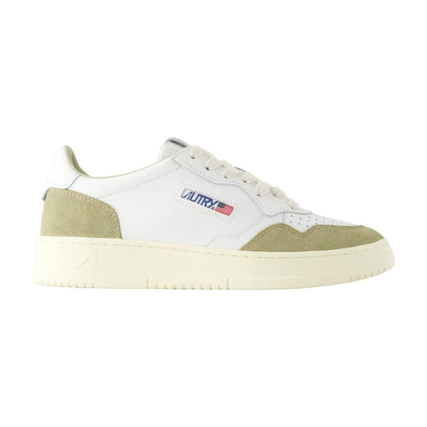 Autry Calfskin sneaker in white