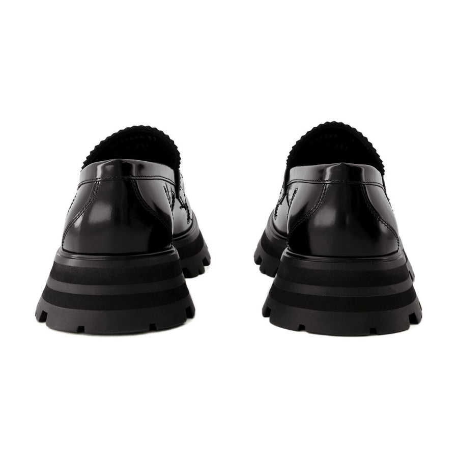 Alexander McQueen leather loafer in black