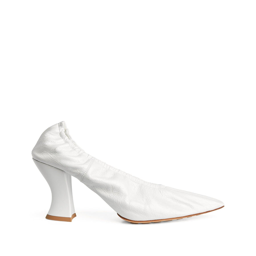 Bottega Veneta Lambskin pump in white