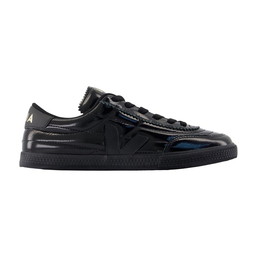 Veja Calfskin sneaker in black