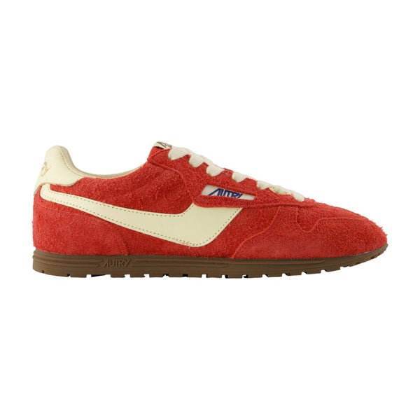 Autry calfskin sneaker in red
