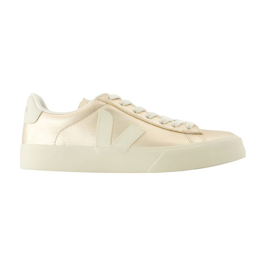 Veja Calfskin sneaker in beige