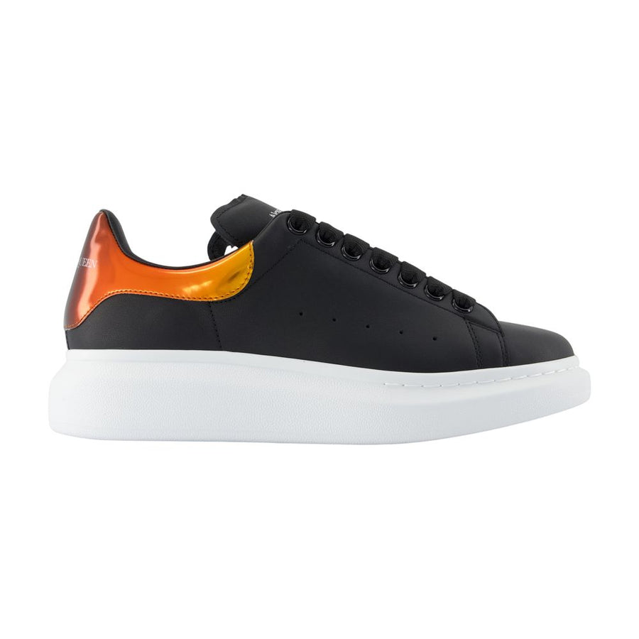 Alexander McQueen Calfskin sneaker in black