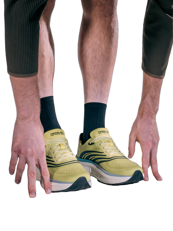 Fessura Italia running sneaker in yellow