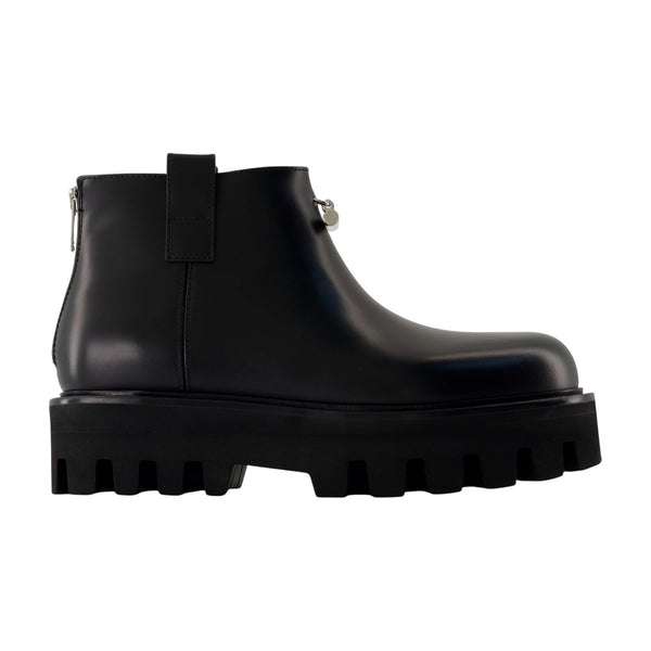 Alexander McQueen Calfskin ankle boot in black