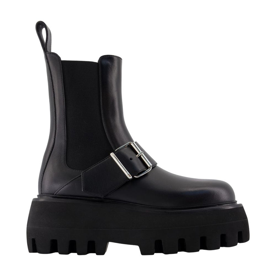 Alexander McQueen calfskin boot in black