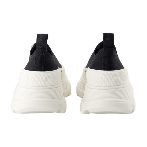 Alexander McQueen Canvas sneaker in black
