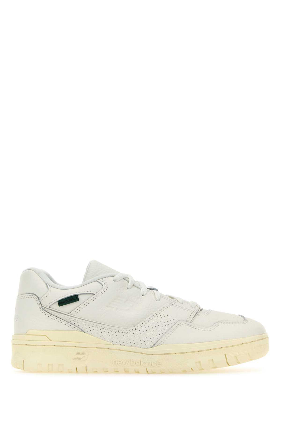 New Balance Exterior: 100% Leather sneaker in white