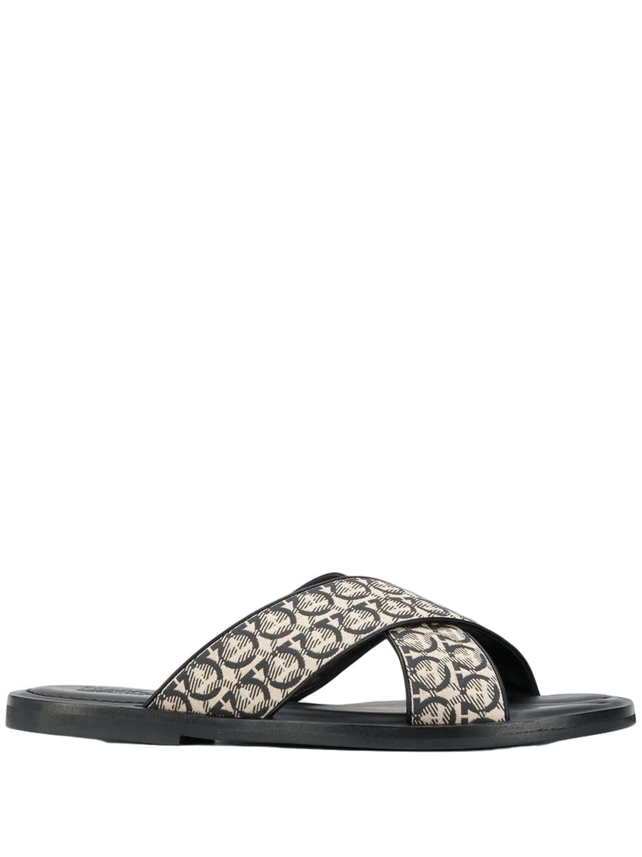 Ferragamo Leather sandal in beige
