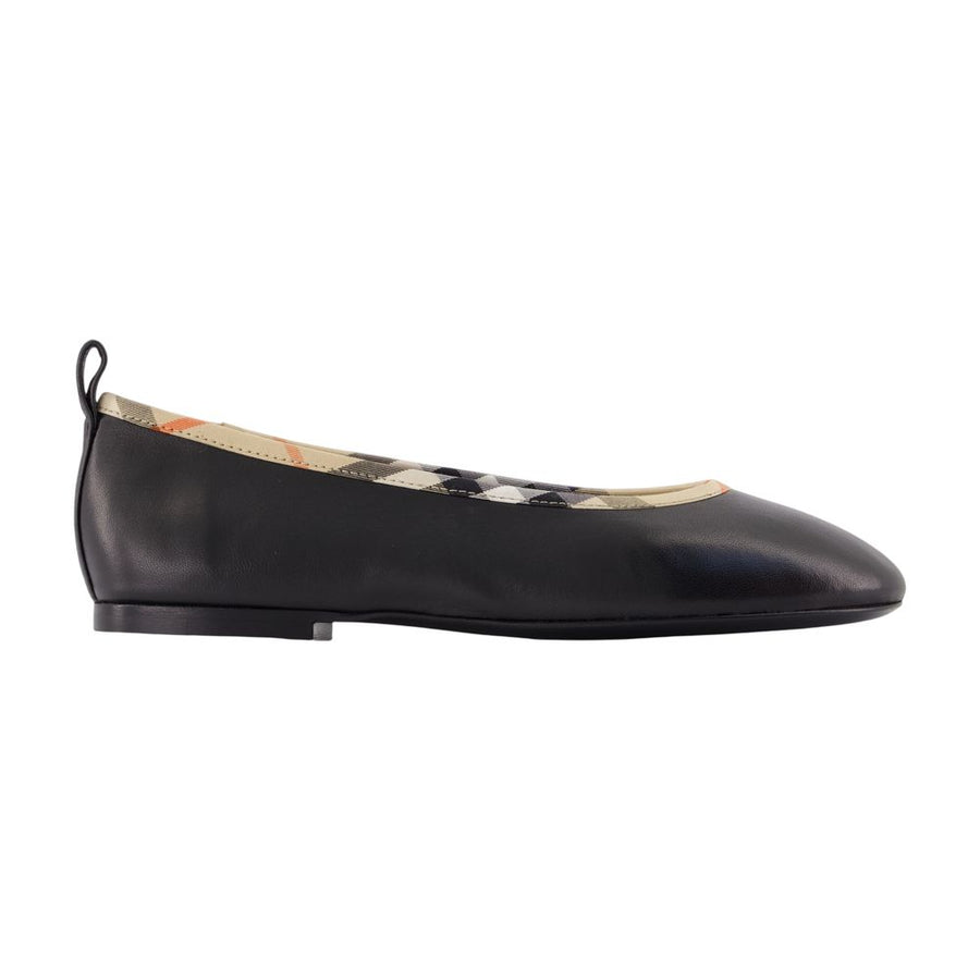 Burberry Lambskin ballet flat in black