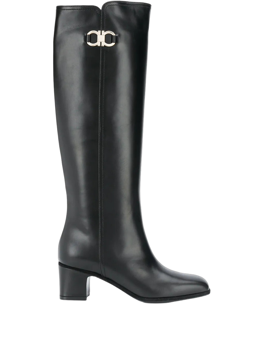 Ferragamo Leather boots in black