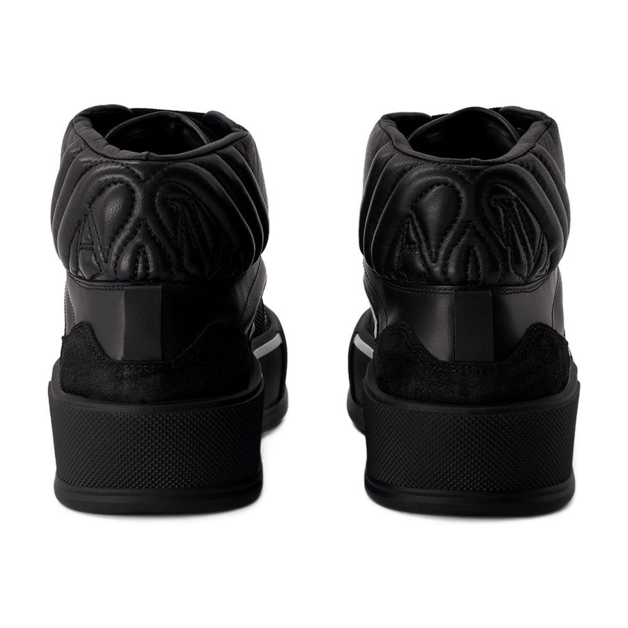 Alexander McQueen Calfskin sneaker in black
